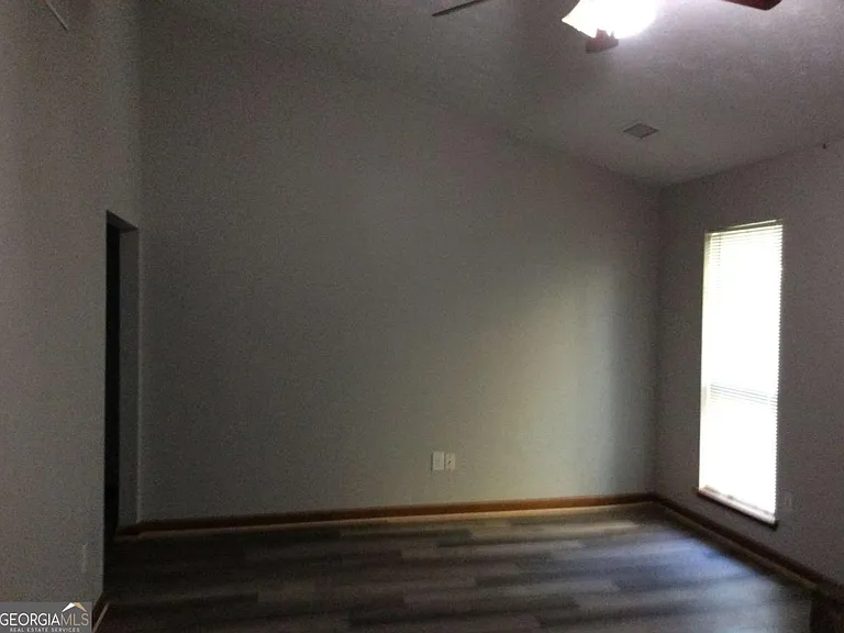 104 Richard Way — Photo 3