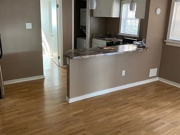 4th image of 2216 W Grace St #1