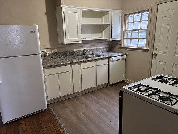 5th image of 3637 Marion Ave