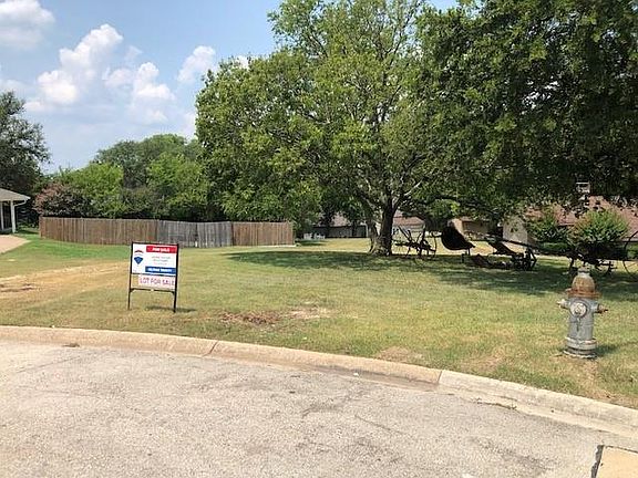 3rd image of 8509 Treetop Ct