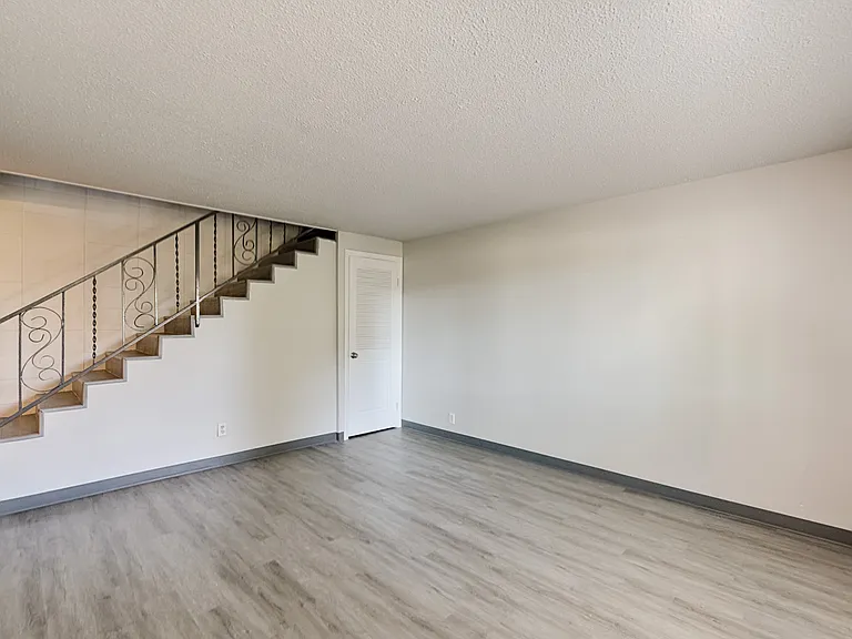 2003 E Linden St #2 — Photo 8