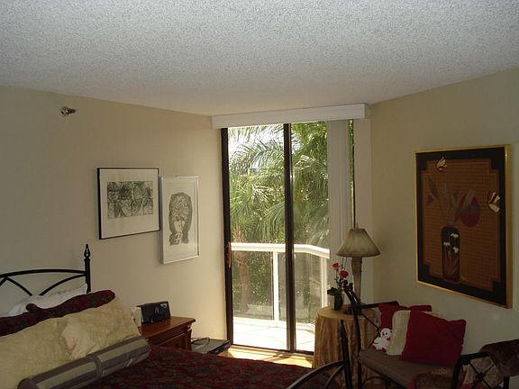 3rd image of 3610 Yacht Club Dr APT 311