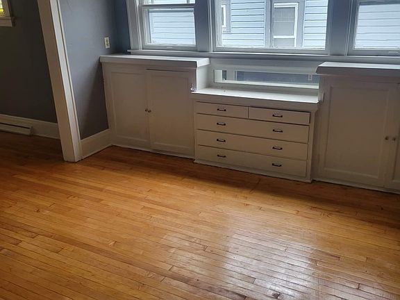 2nd image of 5909 W Park Hill Ave