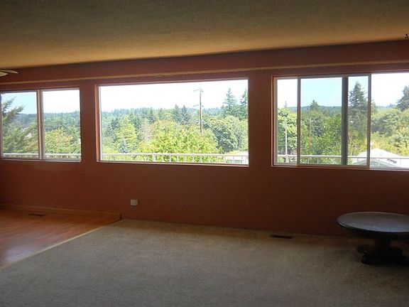 3rd image of 220 N 8th Ave SW