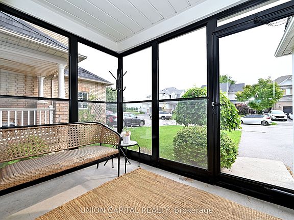 5th image of 32 Regatta Cres