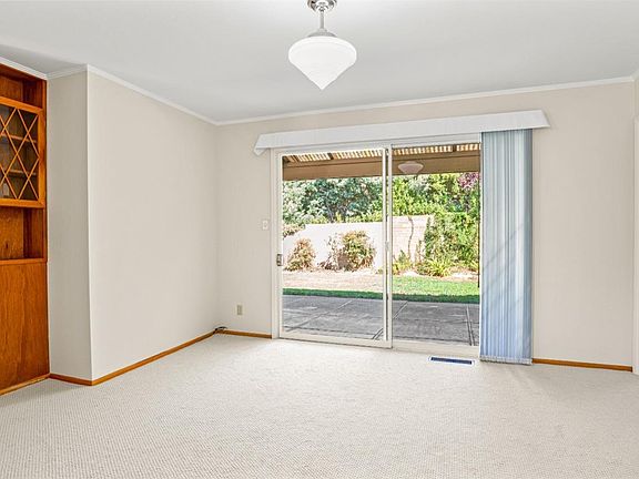 3rd image of 2 Cushing Avenue
