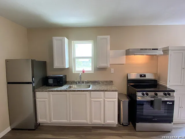 107 W Jewell St #B — Photo 6