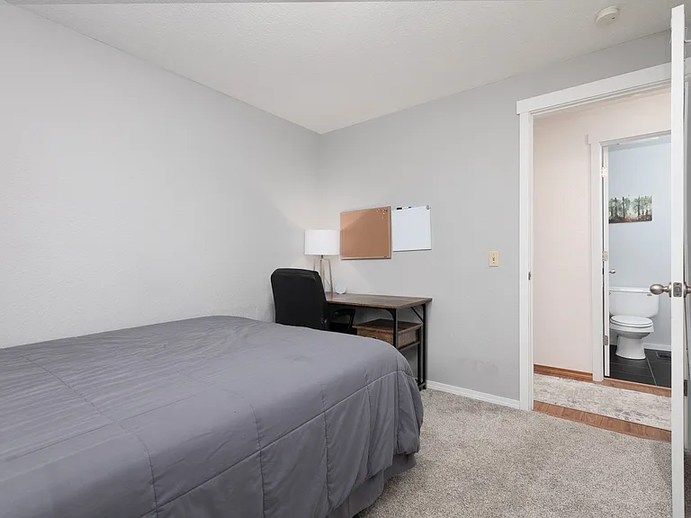 8442 Hawksridge Dr SE — Photo 29