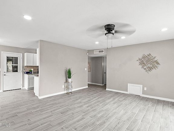3rd image of 2905 Fierro Dr