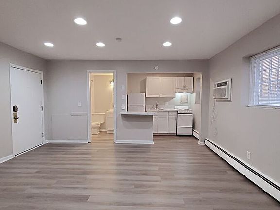 2nd image of 1615 N 4th St #T