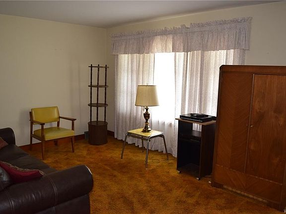 5th image of 139 Leonard Post Dr