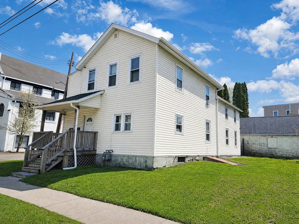72 Conklin Ave #1