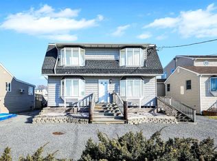 24 Namkee Ln, Blue Point, NY 11715