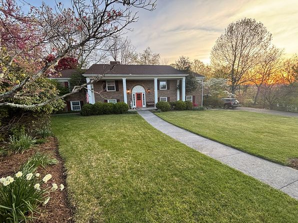 607 Landsdowne Dr