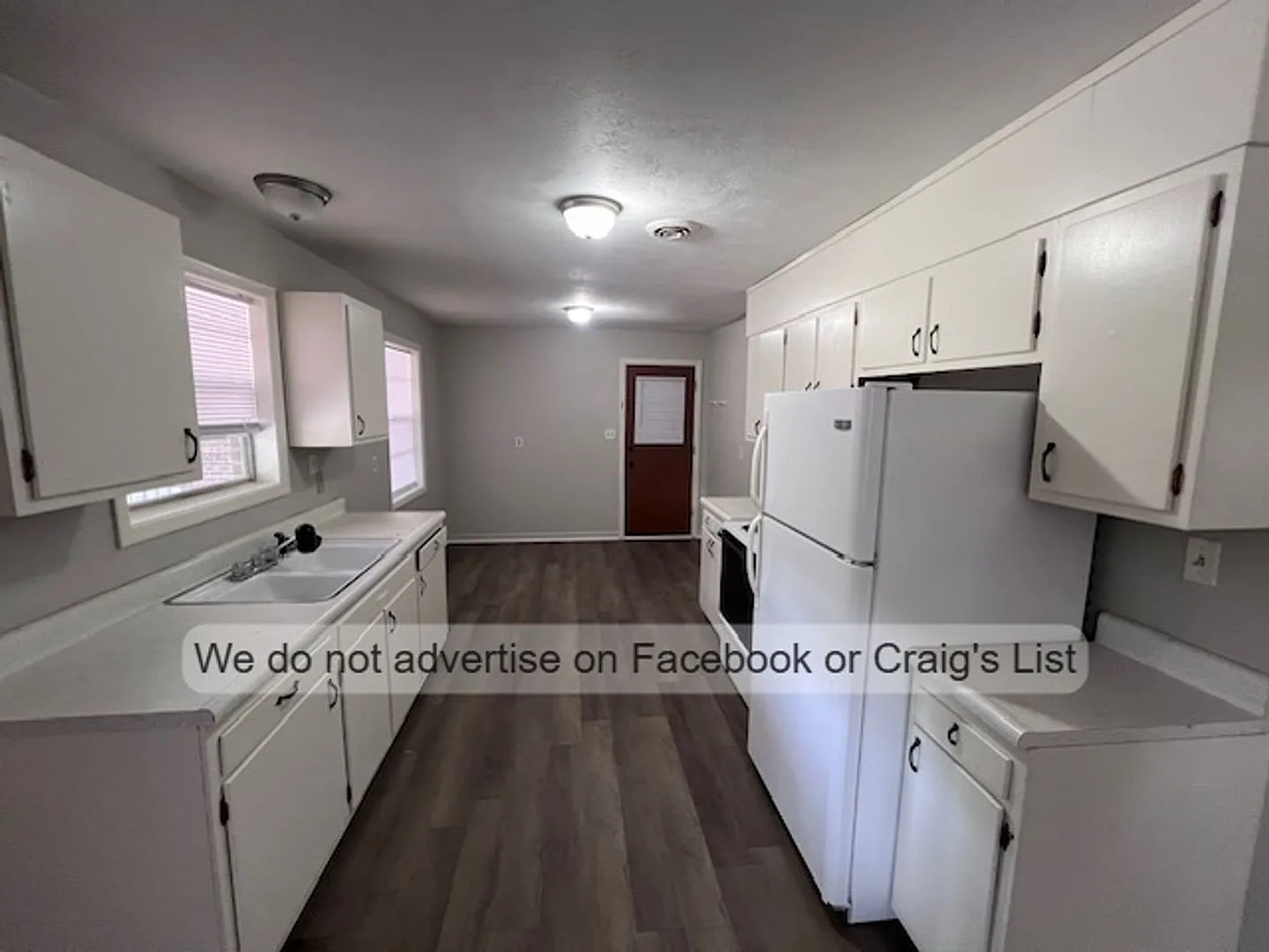 W. Rowan Street 1021 — Photo 4