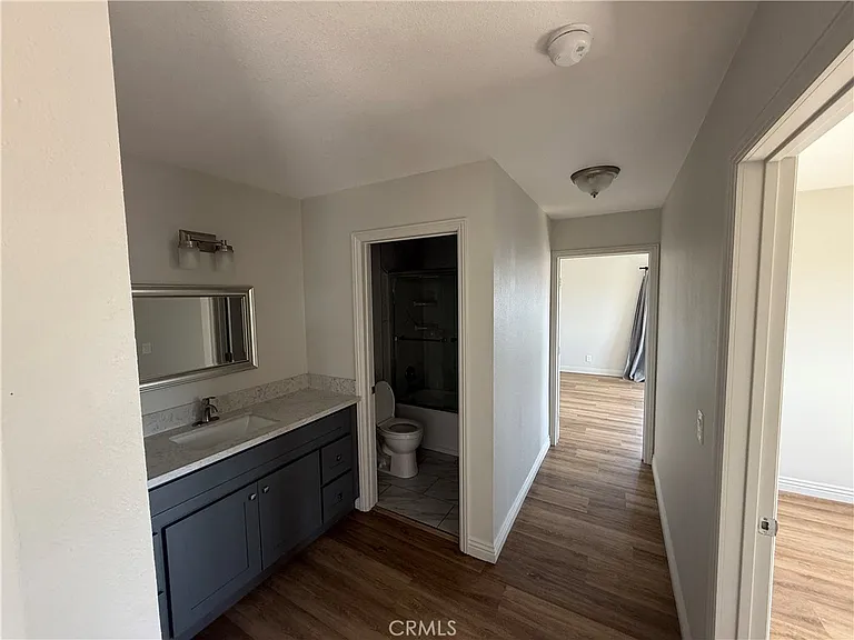 400 N Hobart Blvd #304 — Photo 9