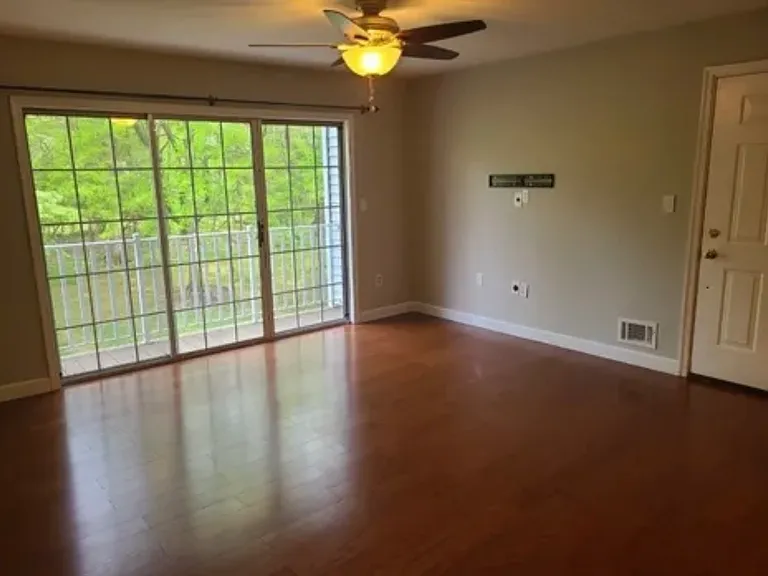 1510 Longley Ct — Photo 5