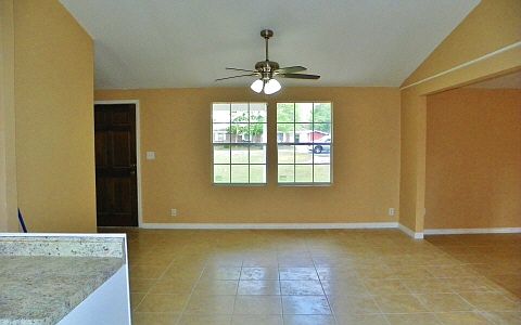 4th image of 194 SW Shady Oak Way