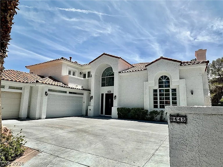 8645 Robinson Ridge Dr — Photo 2