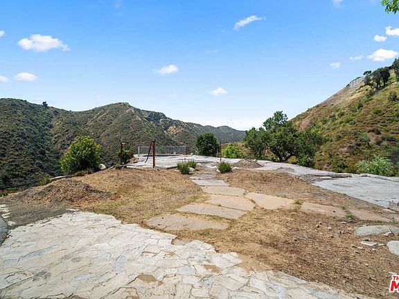 5th image of 1123 Linda Flora Dr