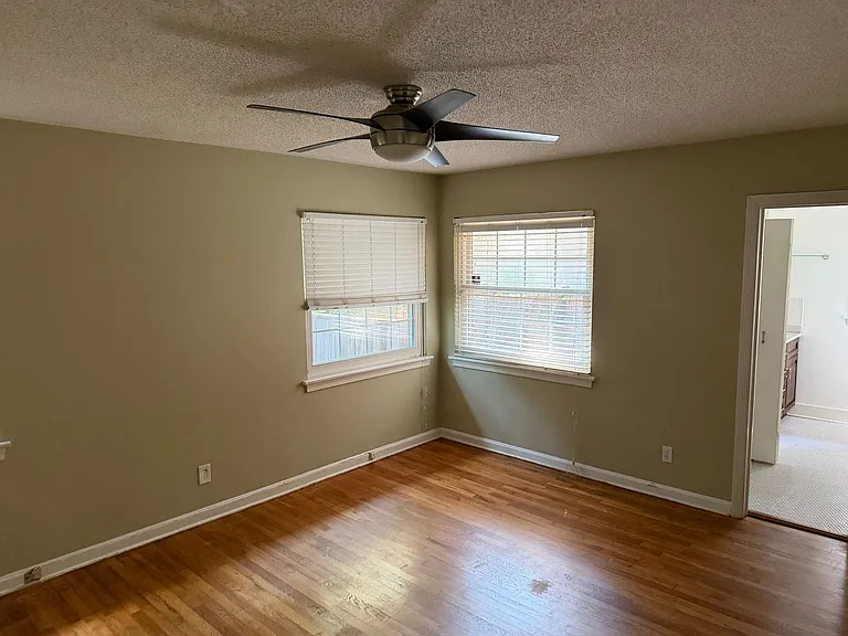 349 Oxford Dr — Photo 11