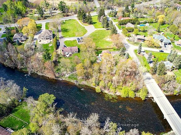 4th image of 4003 Rideau Valley Dr