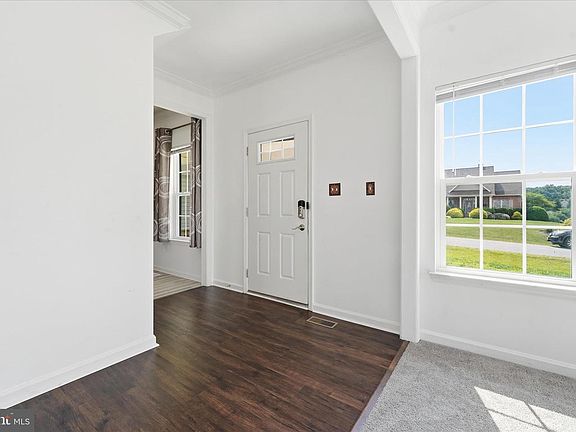 3rd image of 21 Whirlpool Way