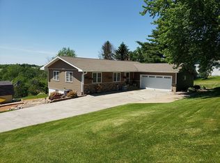 W4924 Scott Dr, La Crosse, WI 54601