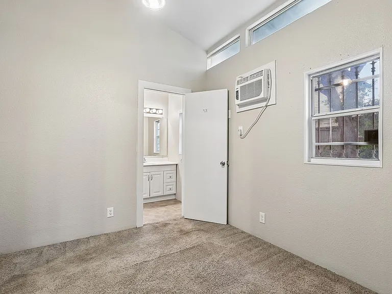 2310 N Sabinas St — Photo 19