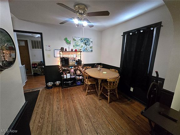 5th image of 748 Howell St