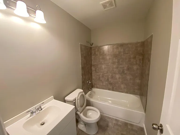 260 Moughon St #B — Photo 2