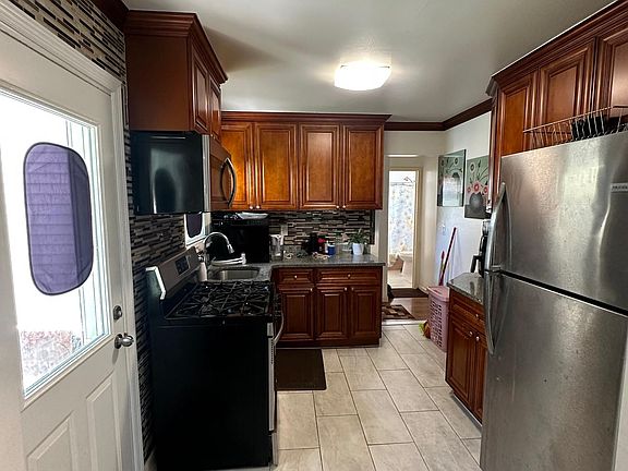 2nd image of 134 Winthrop Ave