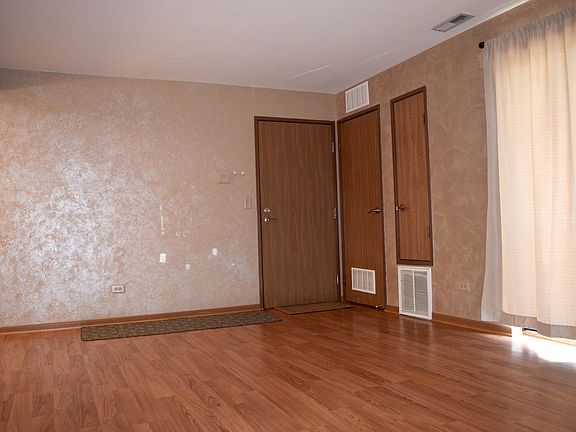 2nd image of 2258 Abbeywood Dr APT B