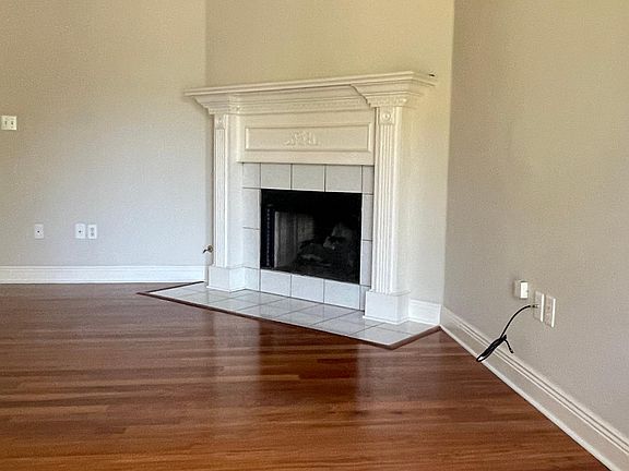 4th image of 501 Hutchinson St #501