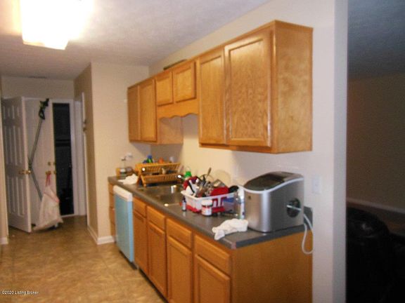 3rd image of 113-115 S Osprey Ct