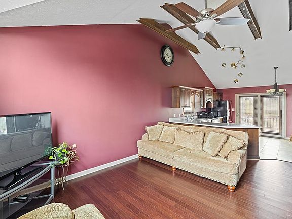 4th image of 4510 Greenwood Dr