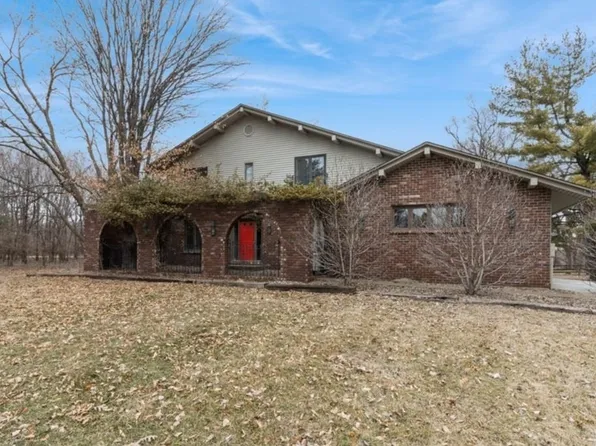 9325 NW 70th Ave, Johnston, IA 50131