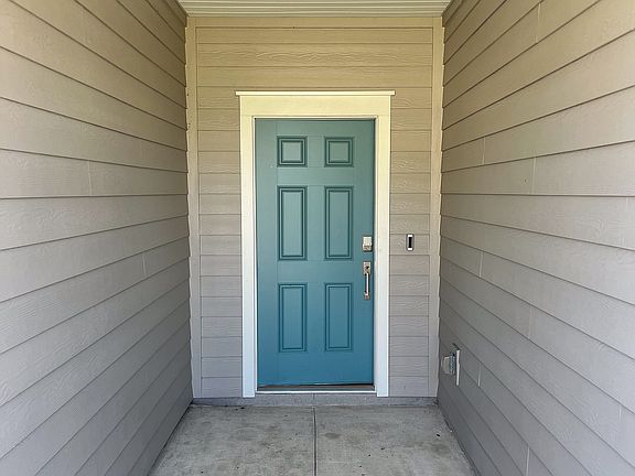2nd image of 3986 Field Daisy Pl