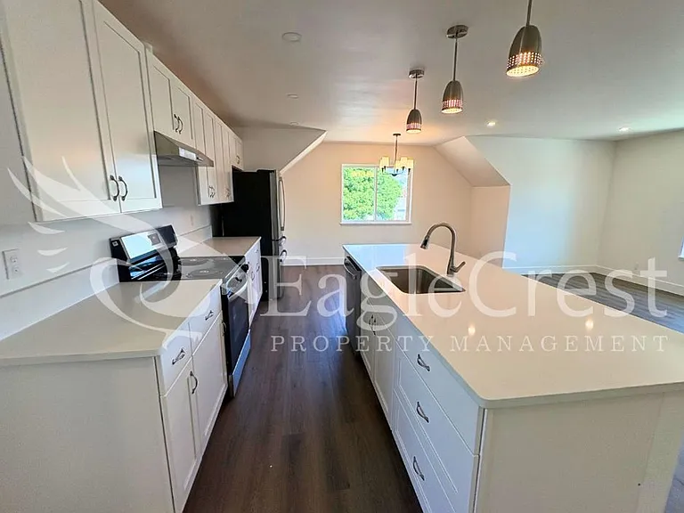 420 Ankeny St — Photo 45