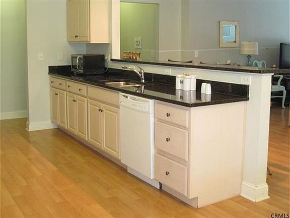 4th image of 204 Valley Point Dr