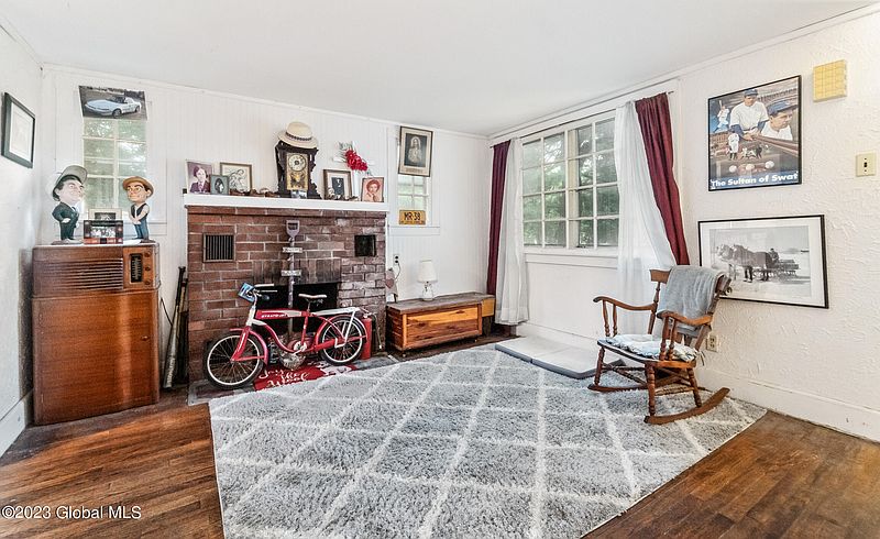 3rd image of 2 Ellsworth Avenue
