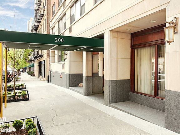 5th image of 200 E 84th St APT 6C