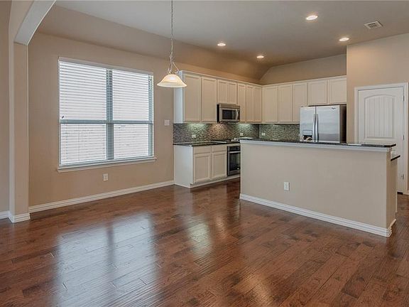 4th image of 1801 Lisburn Dr