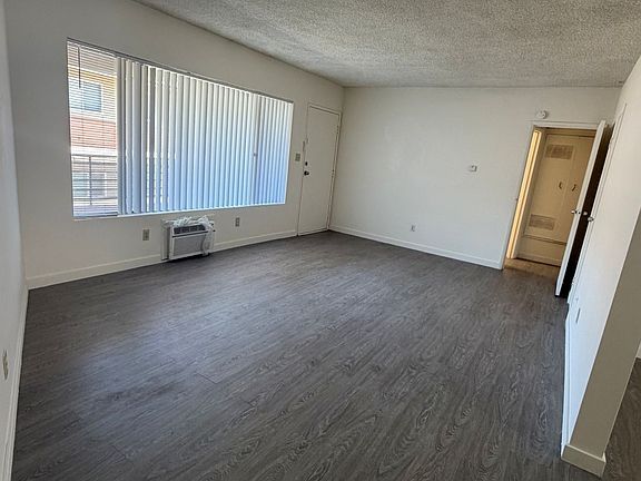 4th image of 814 Arcadia Ave #E
