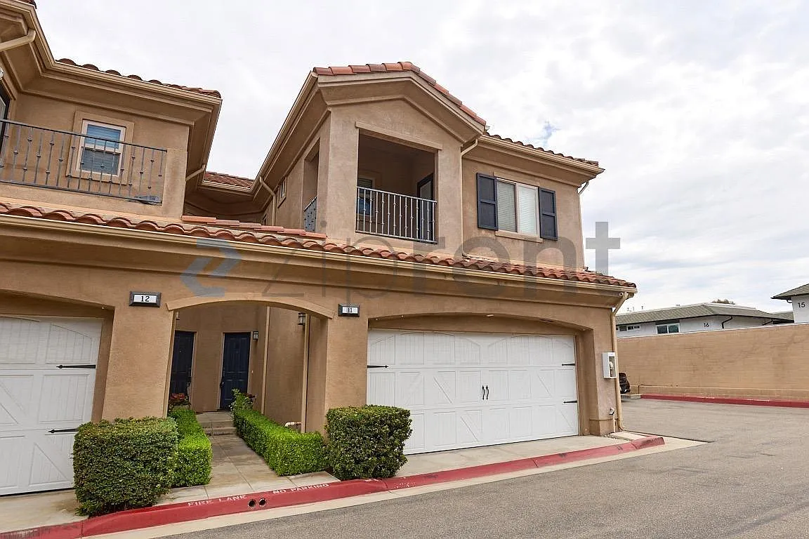 2 bed, 2.5 bath, 1457 sqft, $4,200 — Photo 2