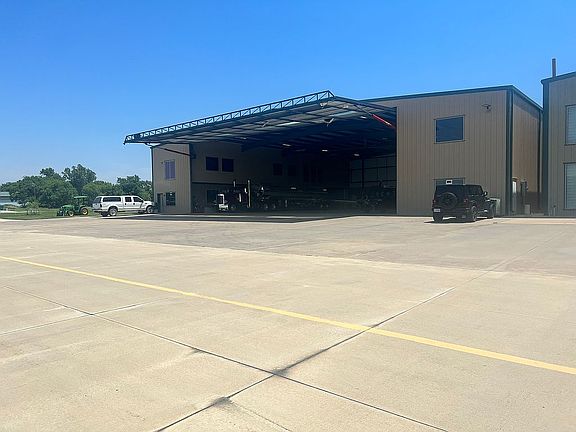 5th image of 1270 S Aviator Ln
