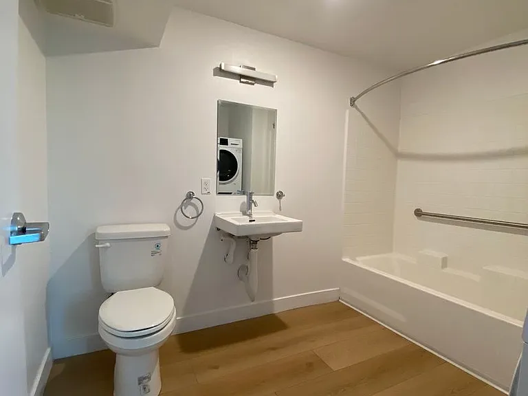 4325 S Main St — Photo 5