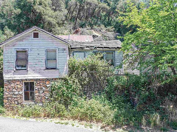 3rd image of 20795 Columbia Way