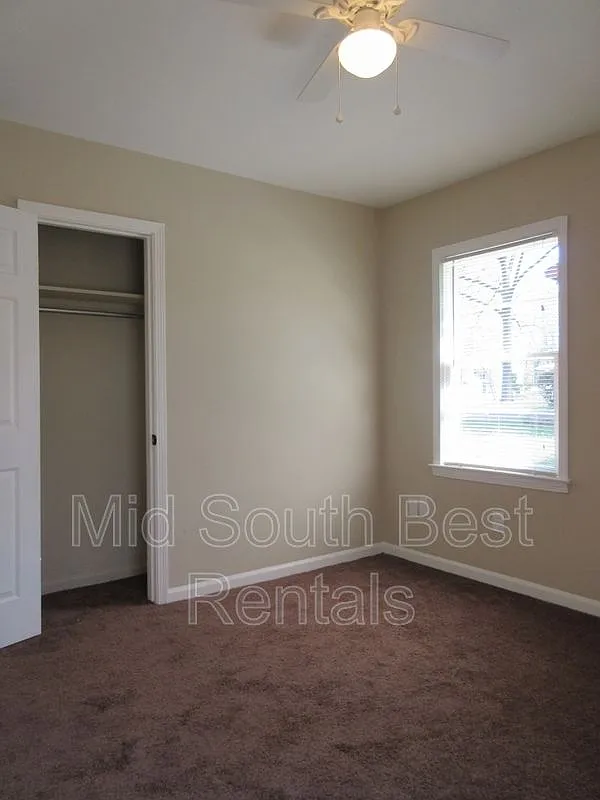 2169 Leyton Ave — Photo 2