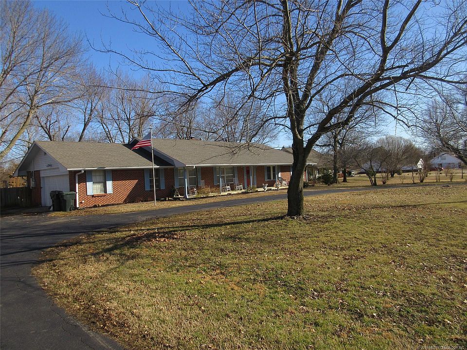 1st image of 734 Valentine Ln